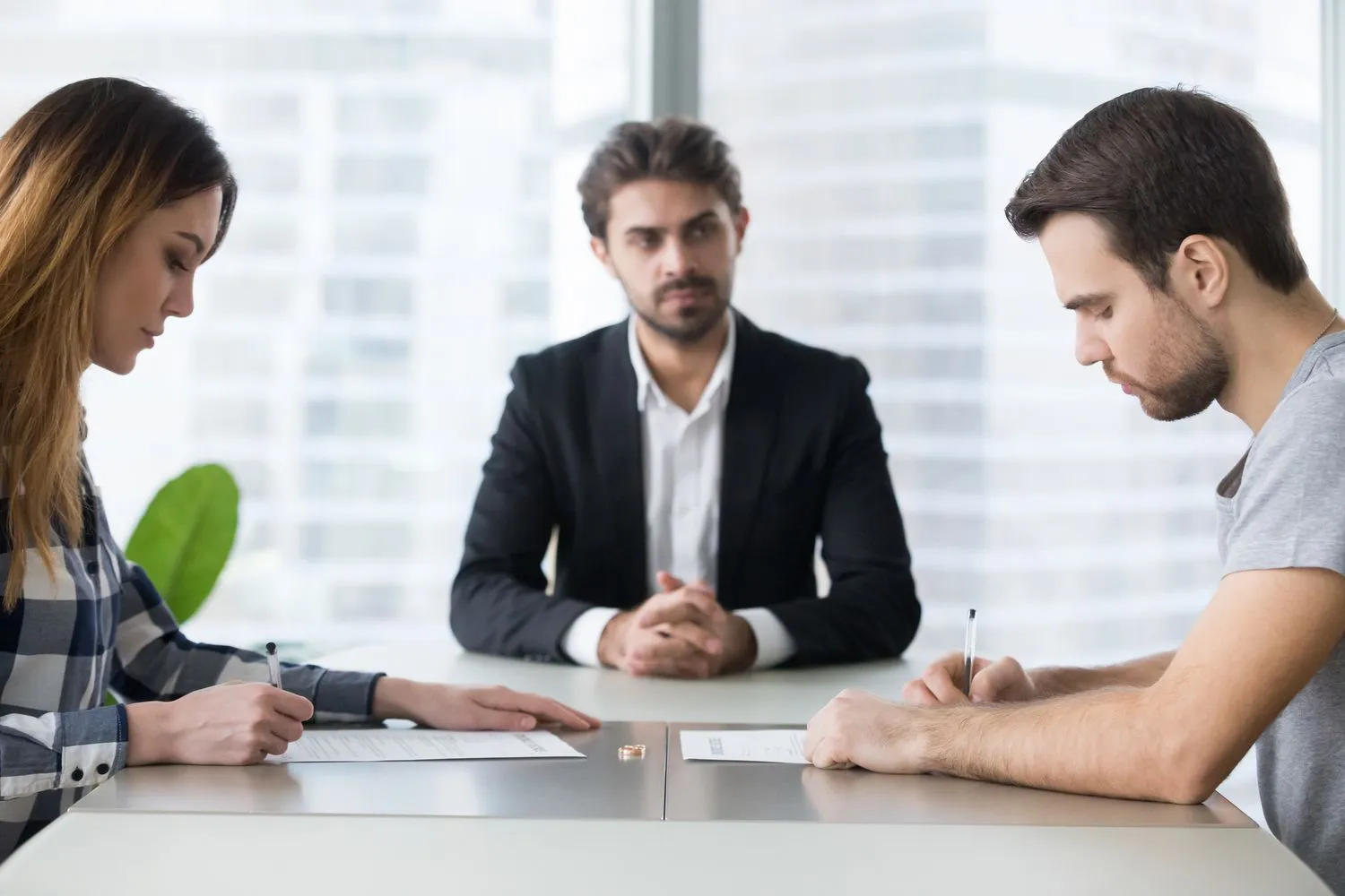How EH Mediation Guides Couples Toward Fair and Balanced Outcomes Yateley