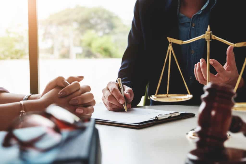 Court Applications vs. Mediation: A Less Stressful Path with EH Mediation Yateley