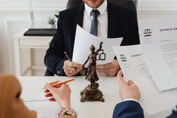 our fees Yateley from EH Mediation - image of couple in joint mediation meeting